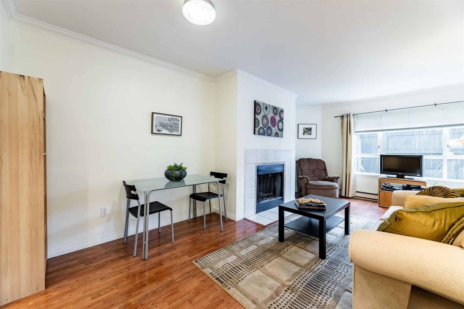 Listing Image 5