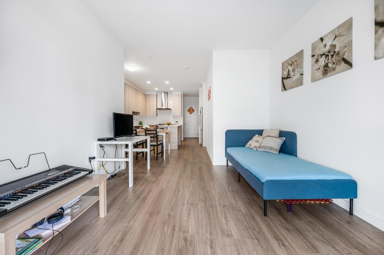 Listing Image 10