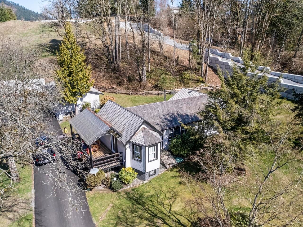 Listing photo 4