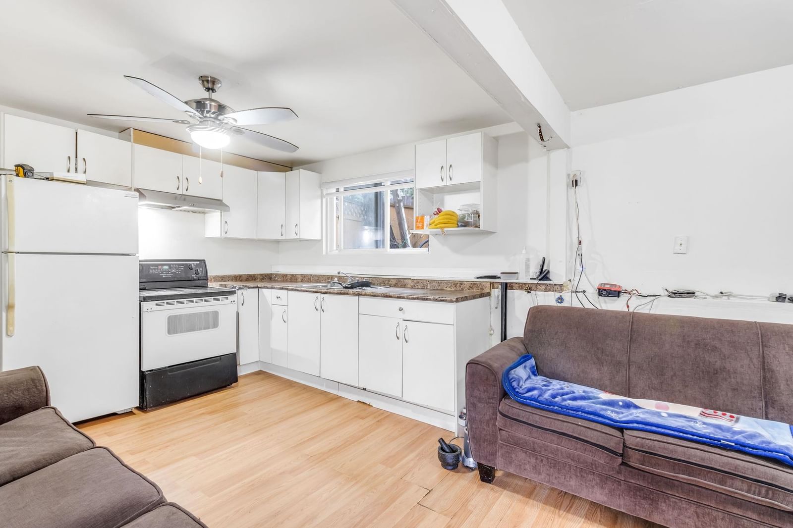Listing Image 17