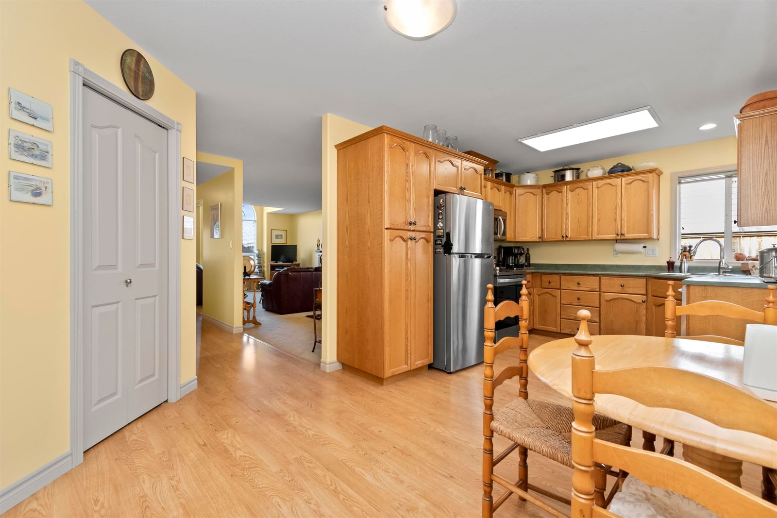 Listing Image 6