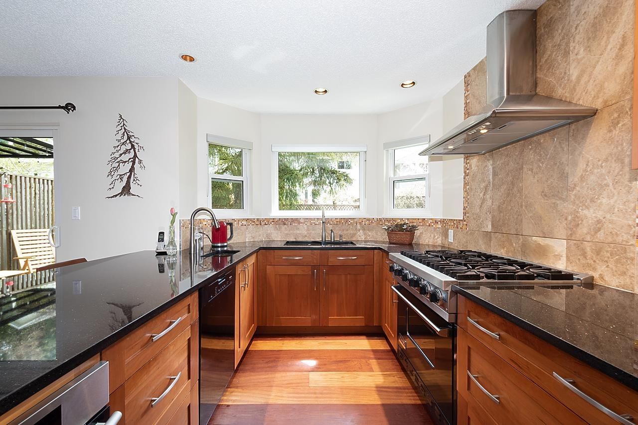 Listing Image 12