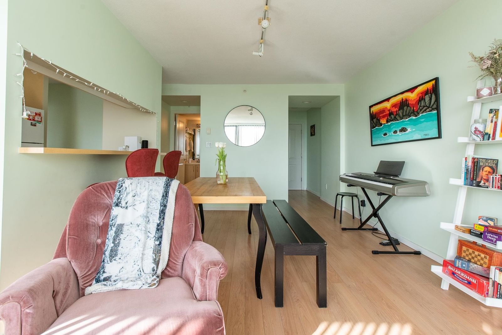 Listing Image 10