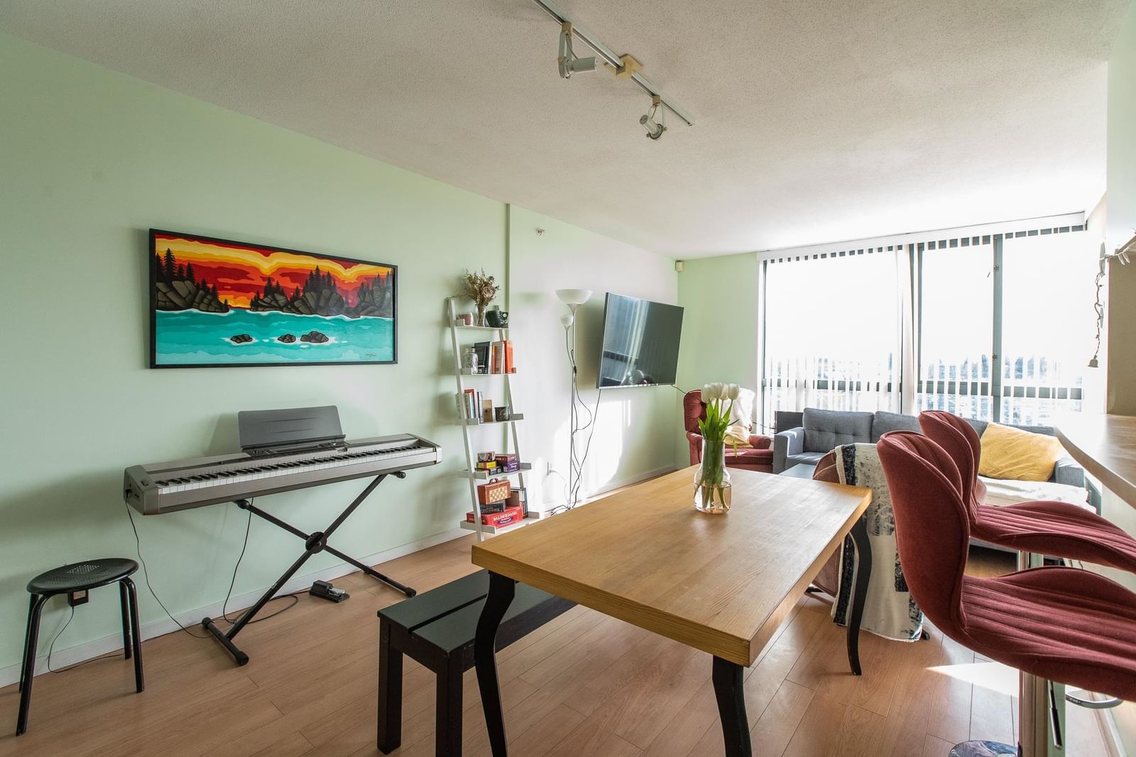 Listing Image 5