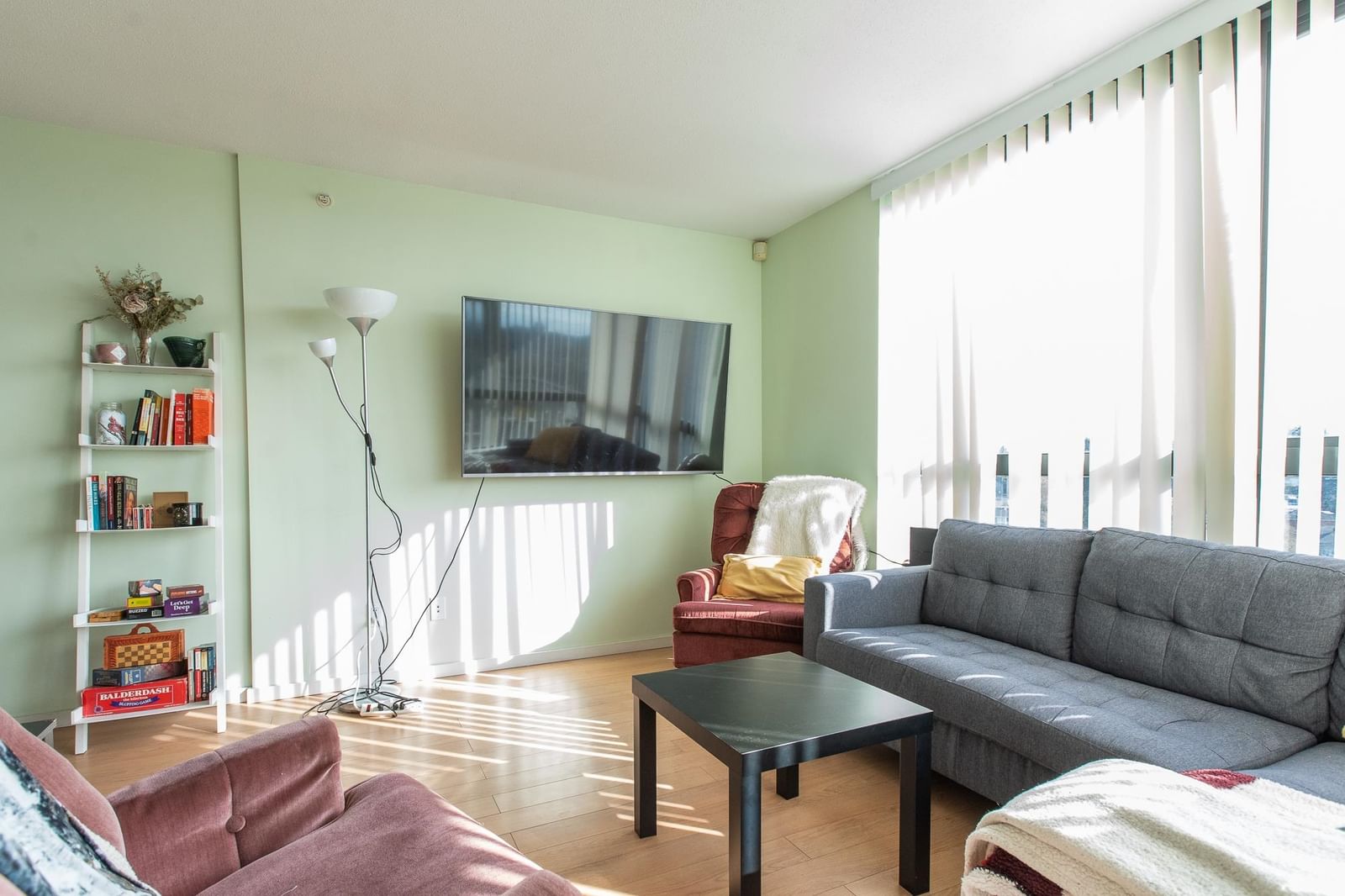 Listing Image 9