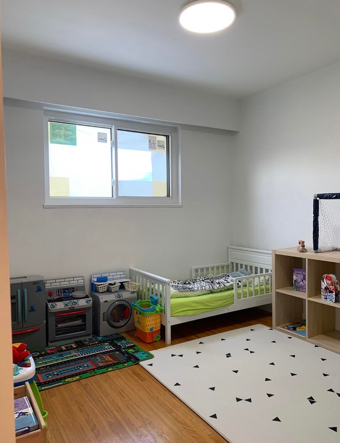 Listing Image 9