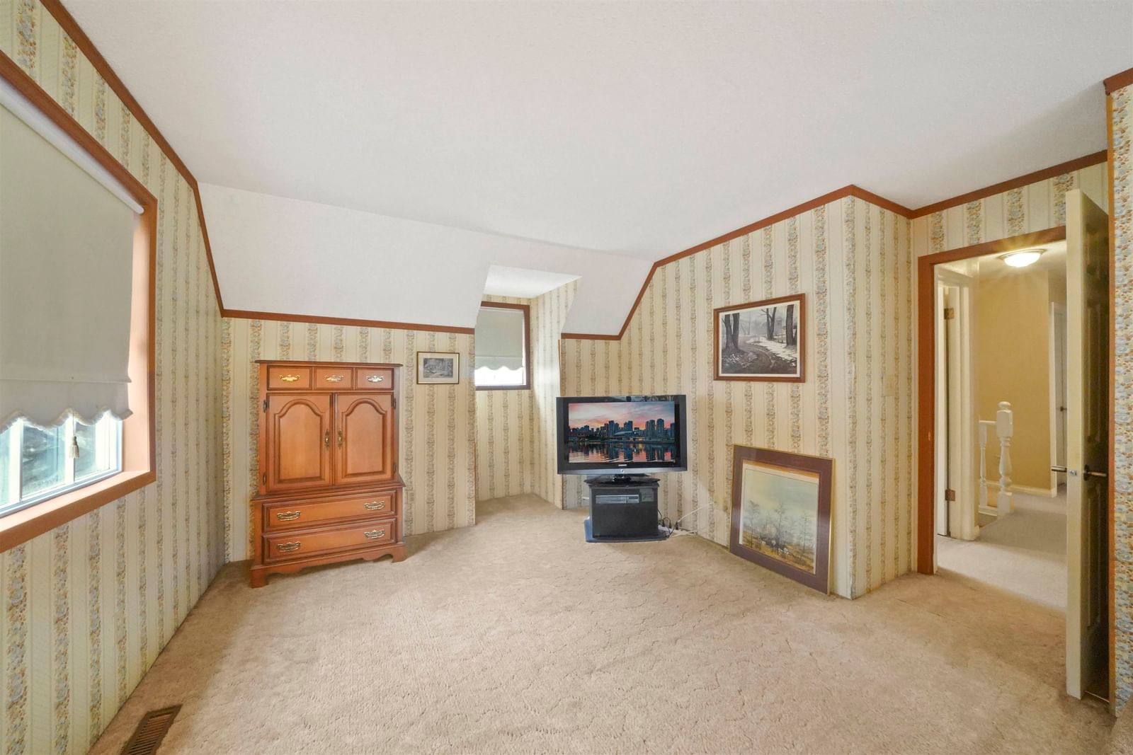 Listing Image 17