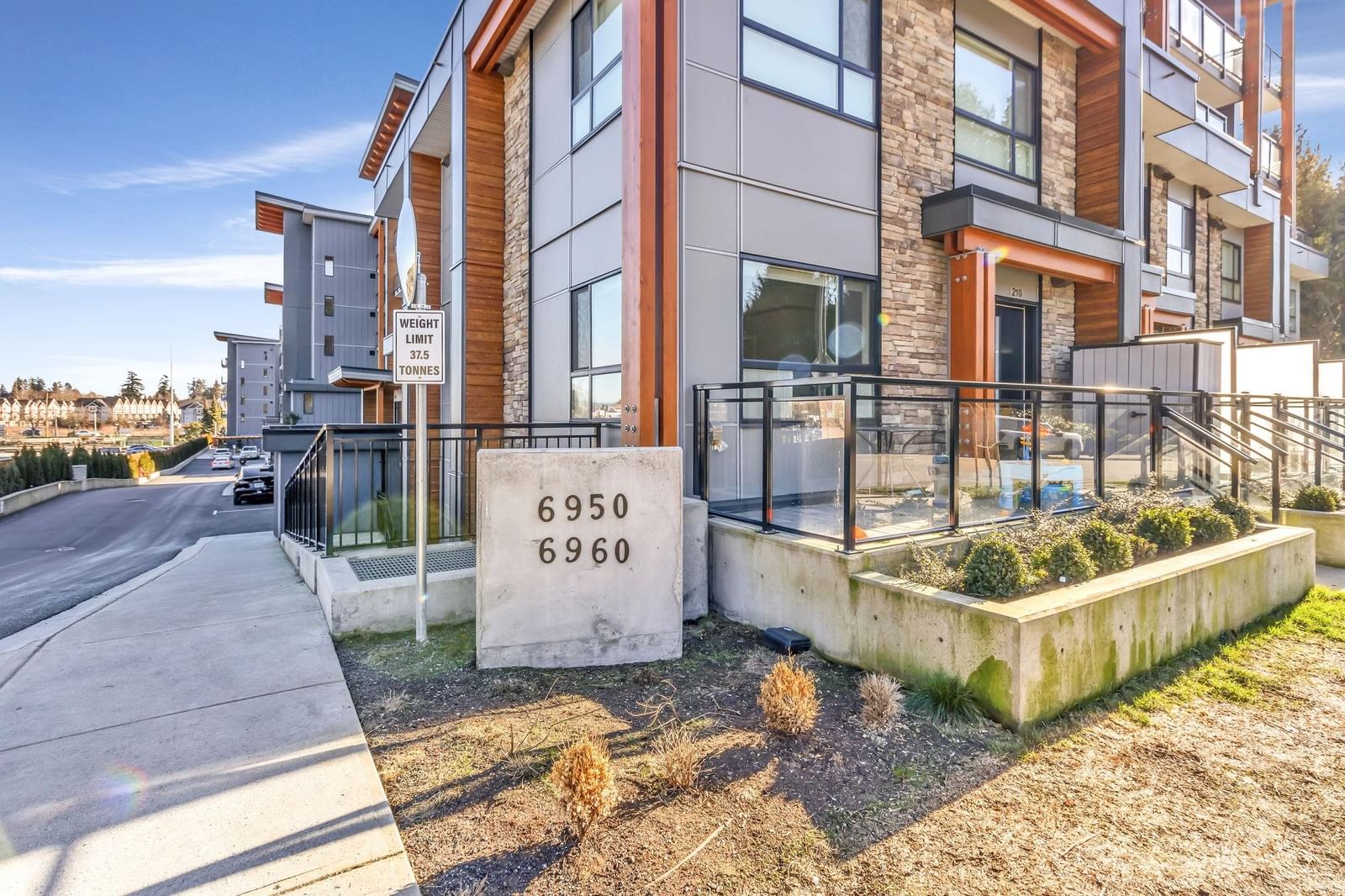 Listing Image 25