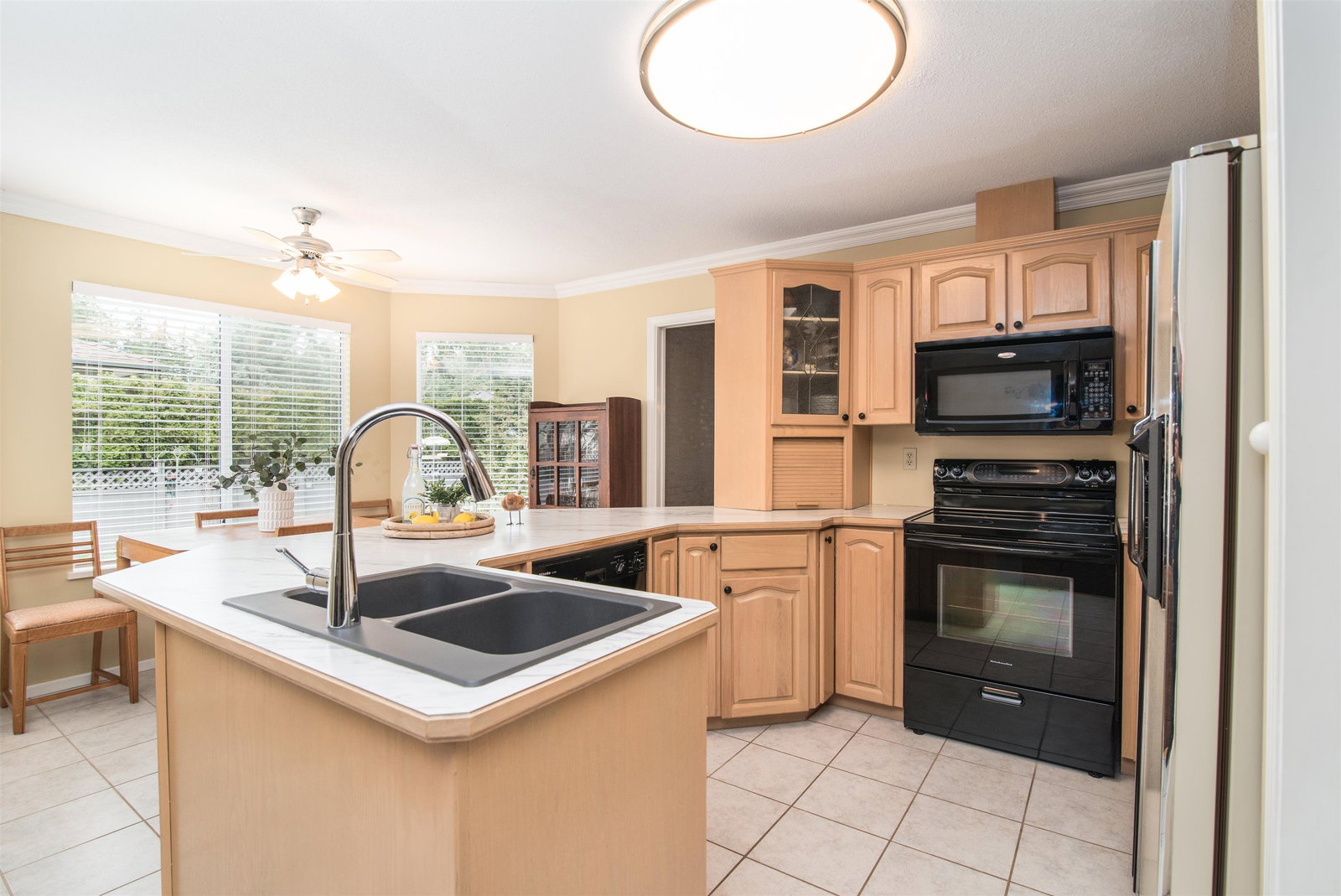 Listing Image 11