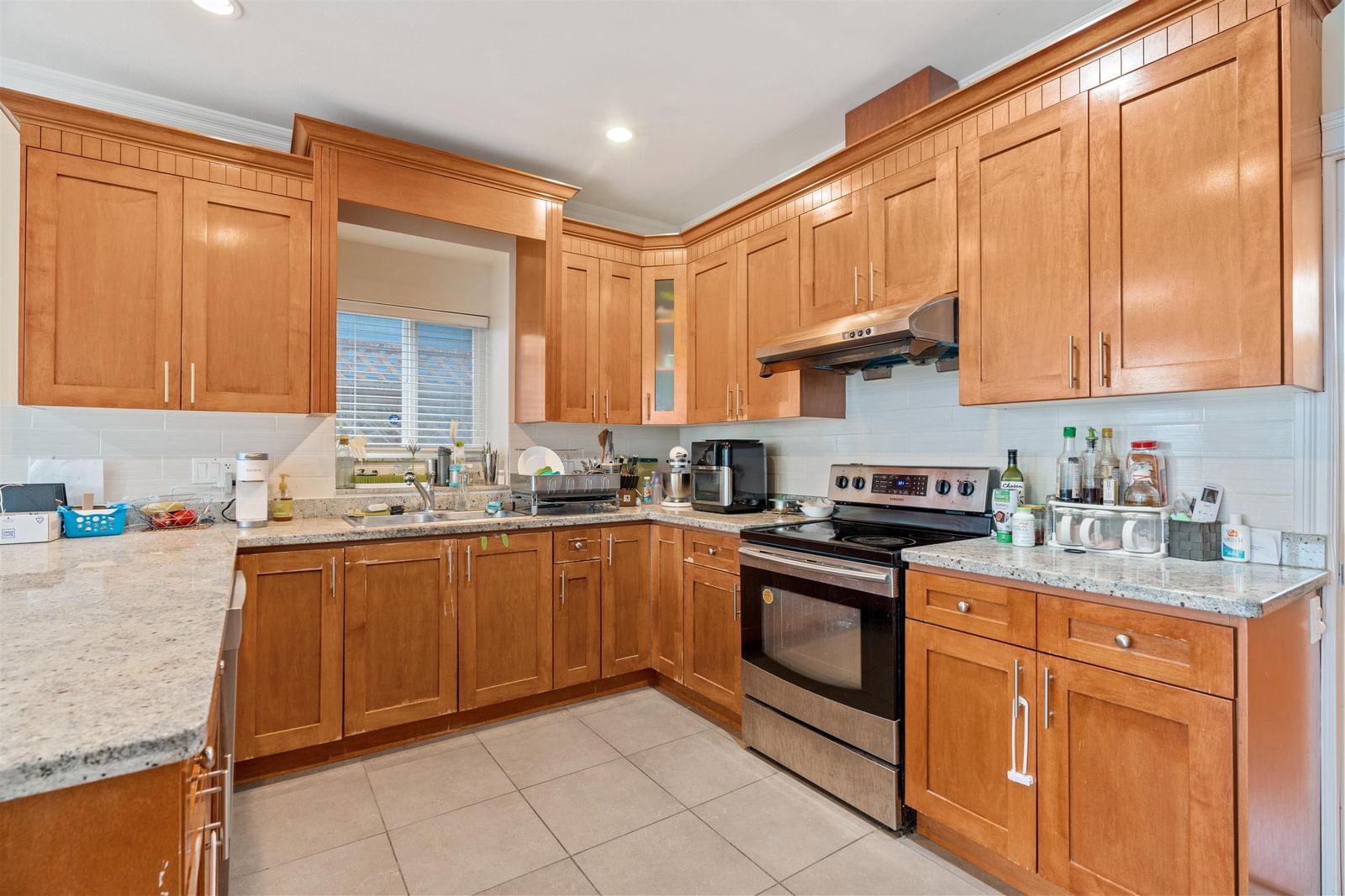 Listing Image 6