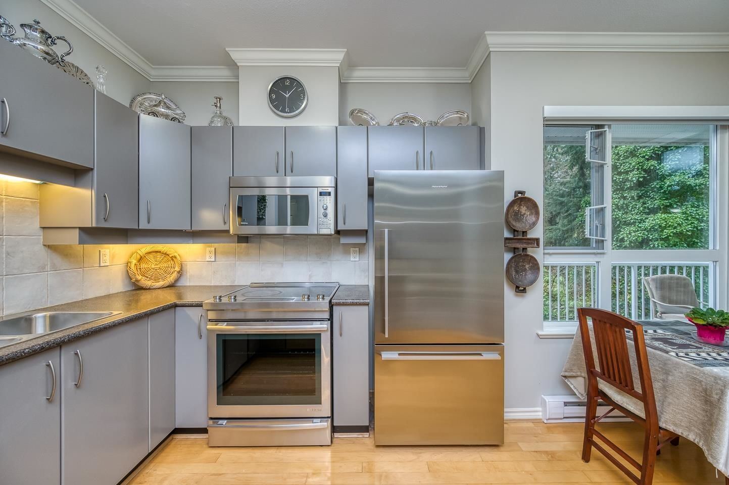 Listing Image 10