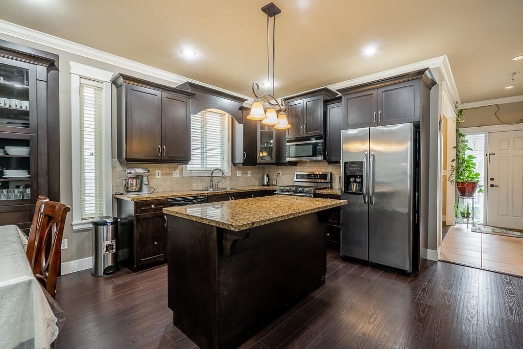Listing Image 11