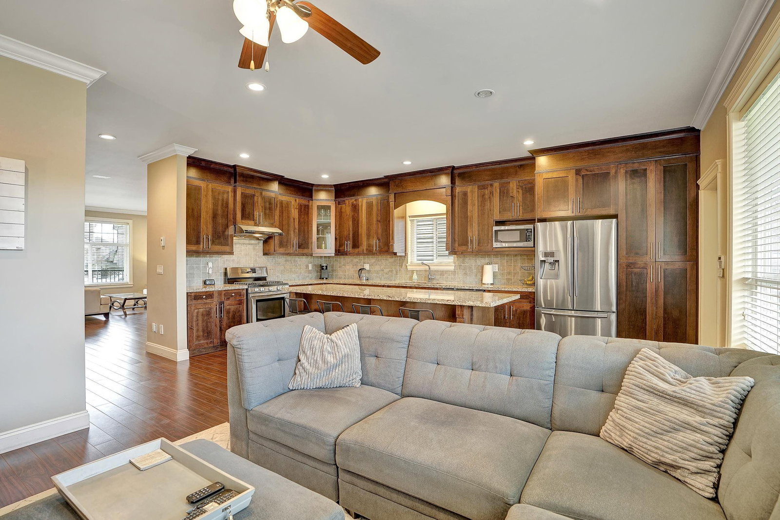 Listing Image 19