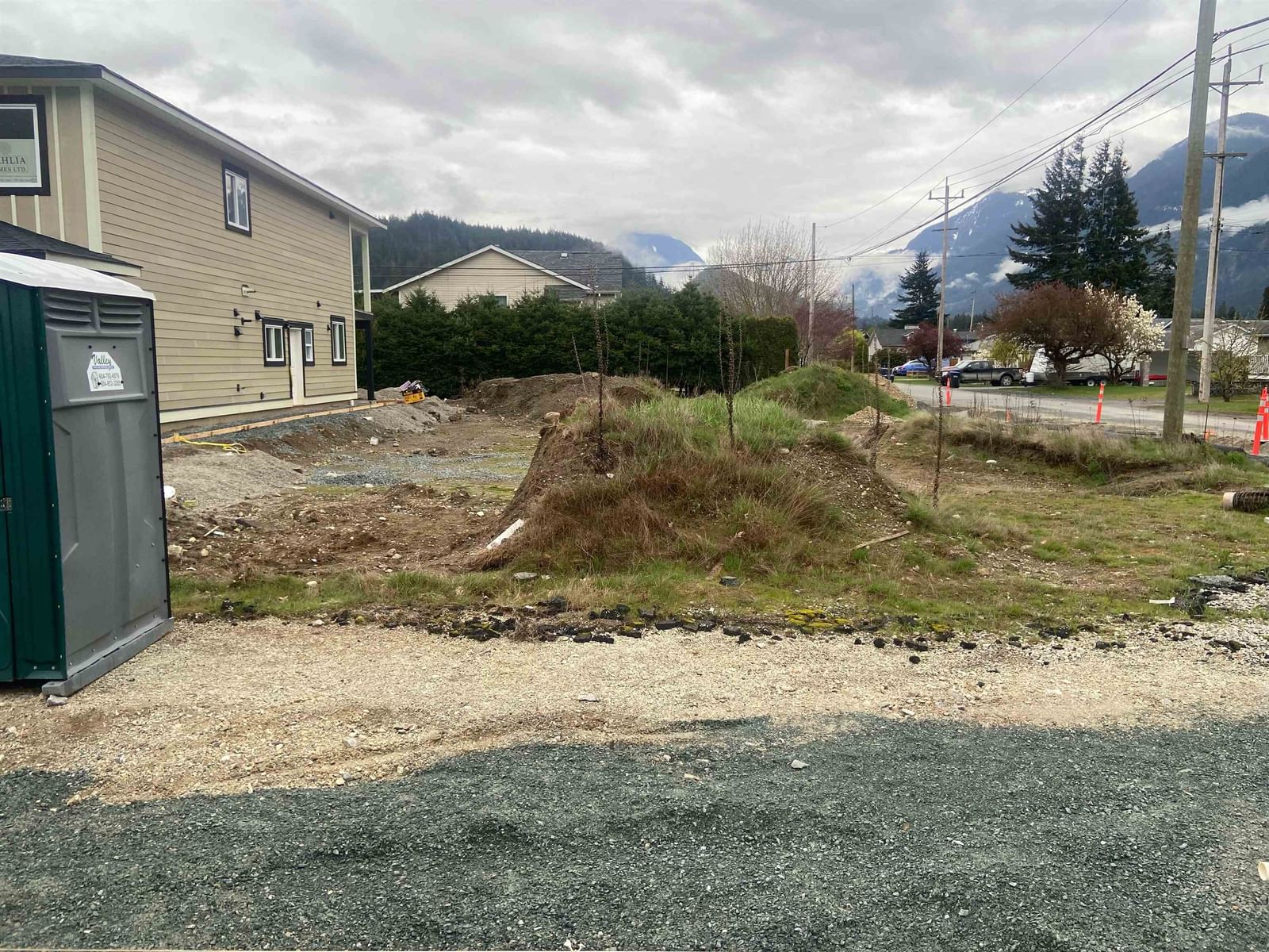 Listing Image 3