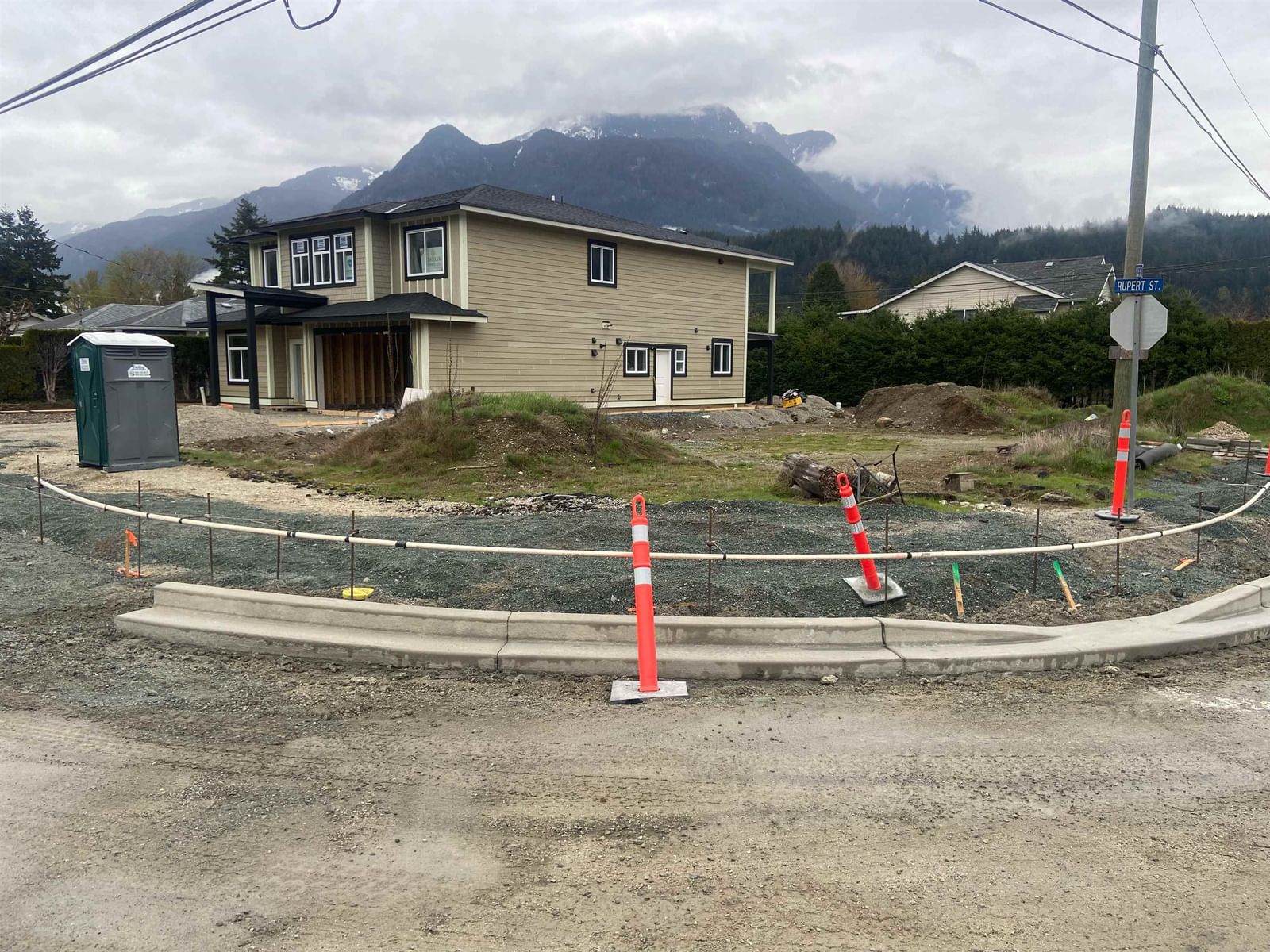 Listing Image 5