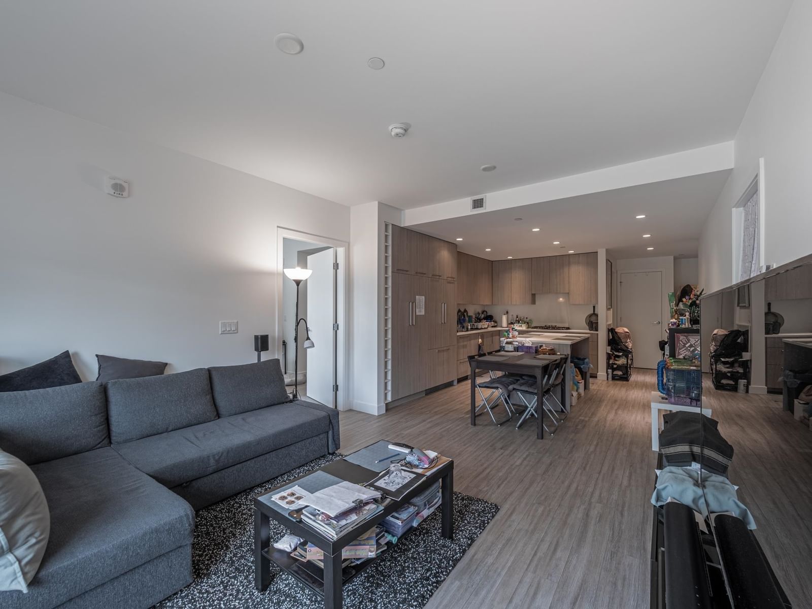 Listing Image 8