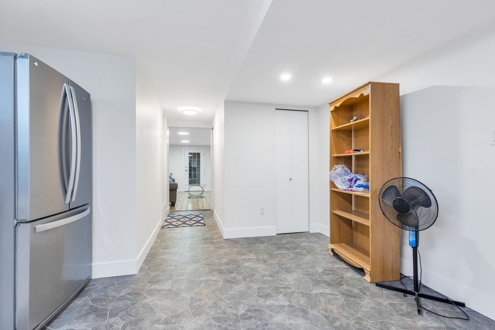 Listing Image 16