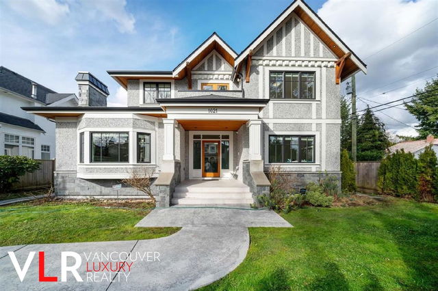 1021 Devonshire Crescent