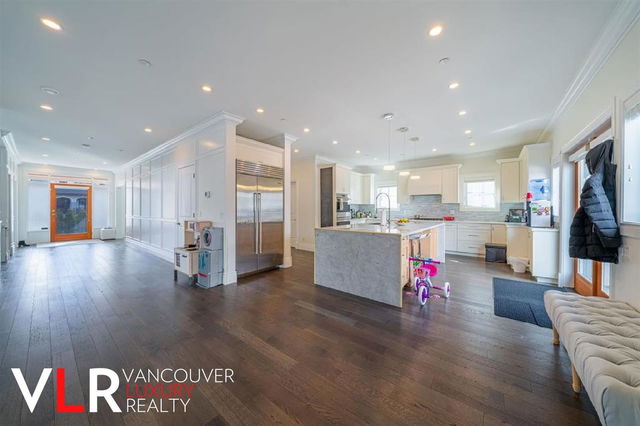 1021 Devonshire Crescent