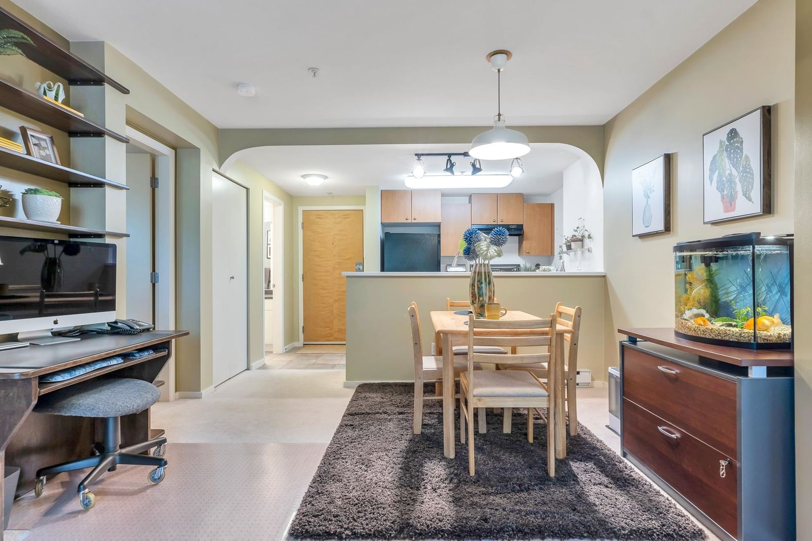 Listing Image 10