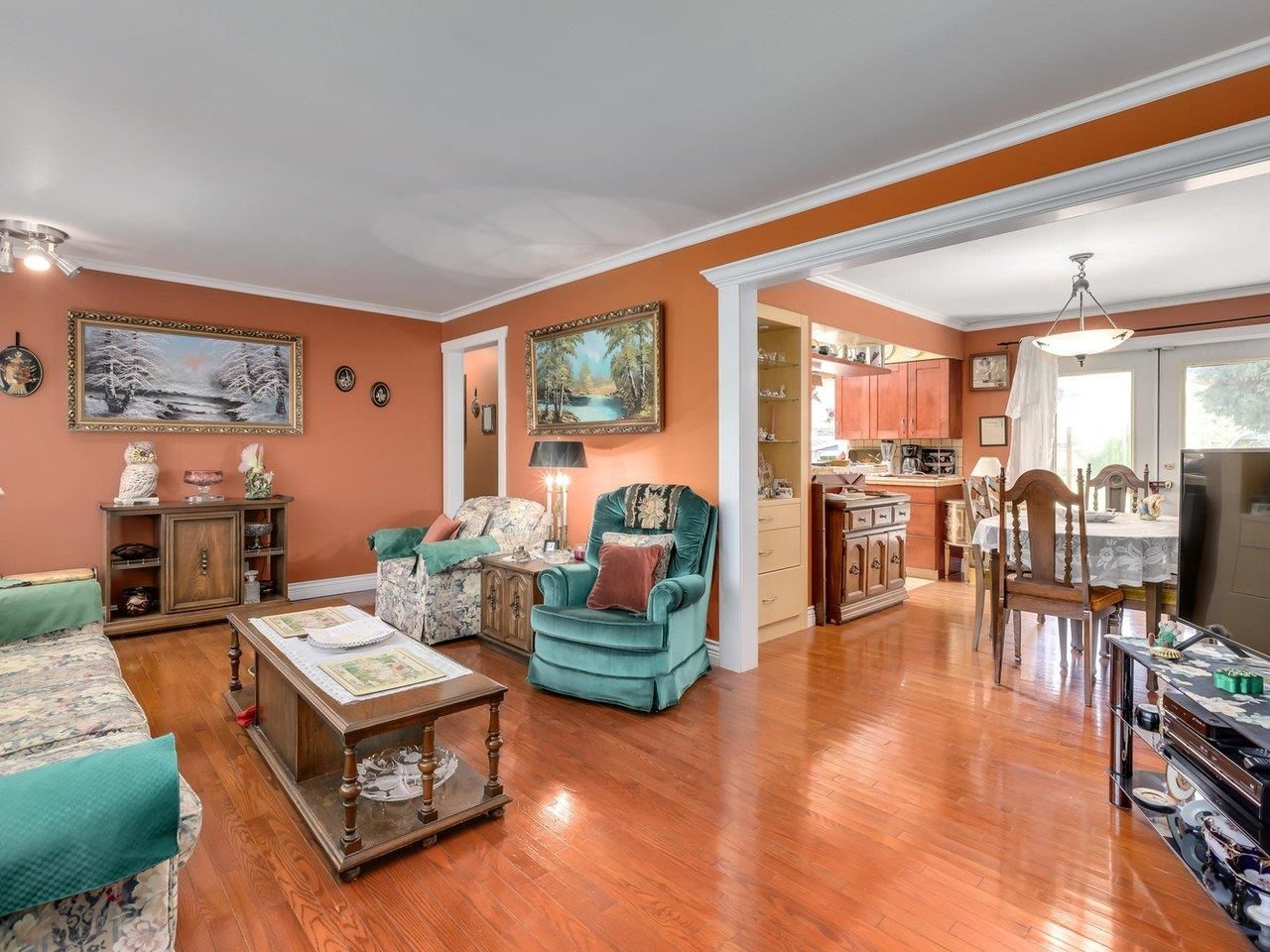 Listing Image 5