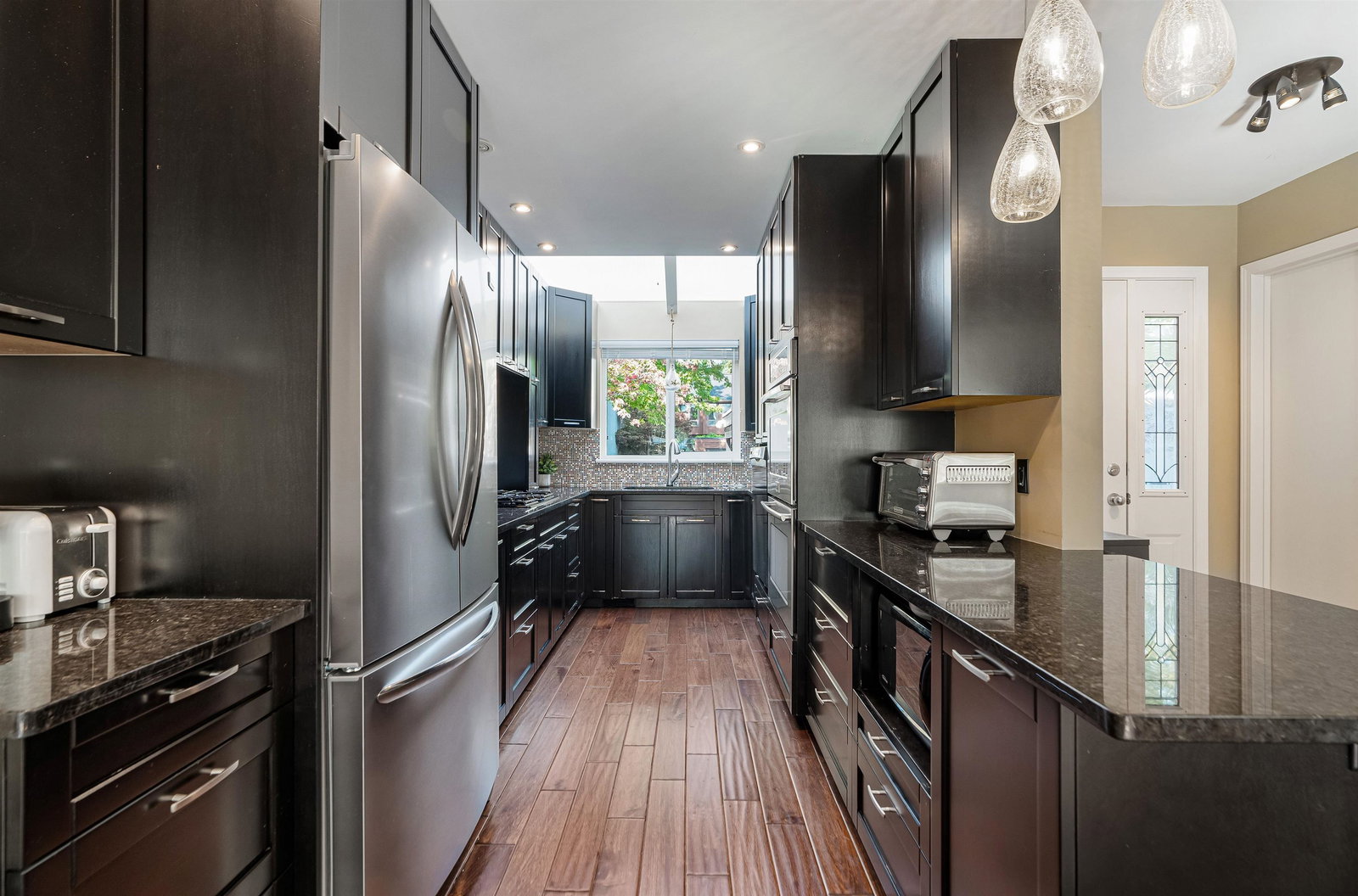 Listing Image 12