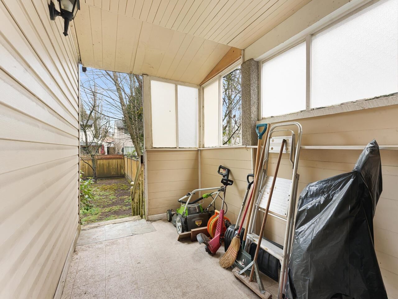 Listing Image 16
