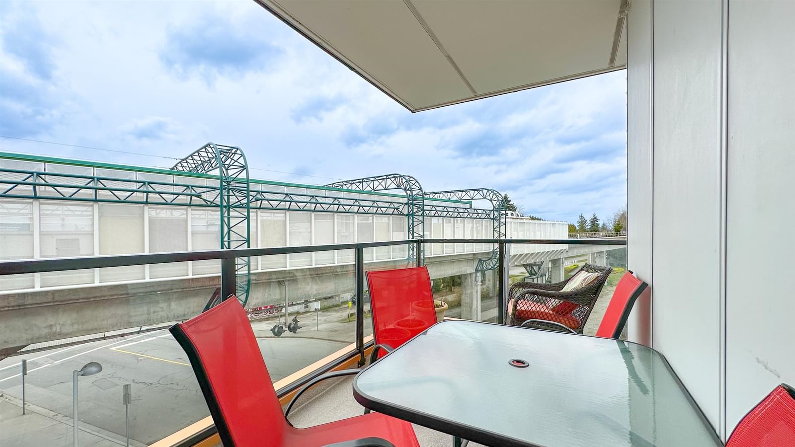 Listing Image 9