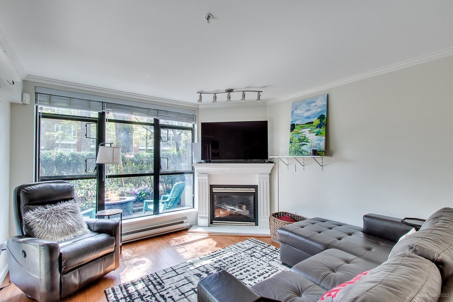 Listing Image 11