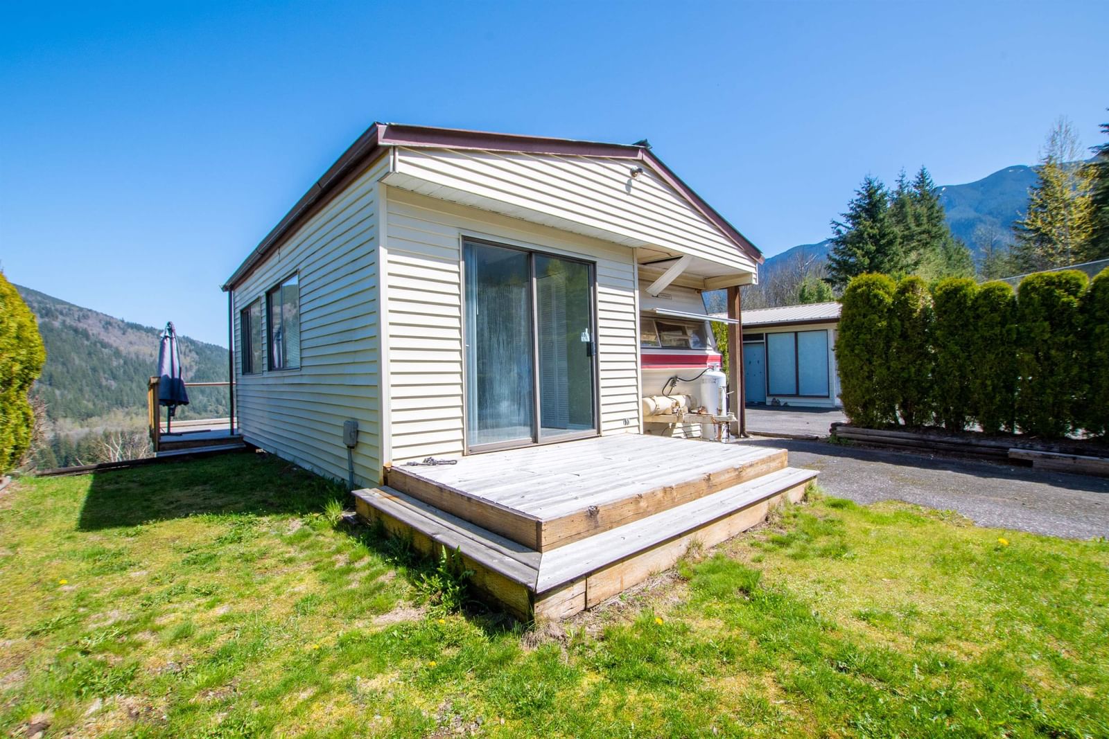 Listing Image 6