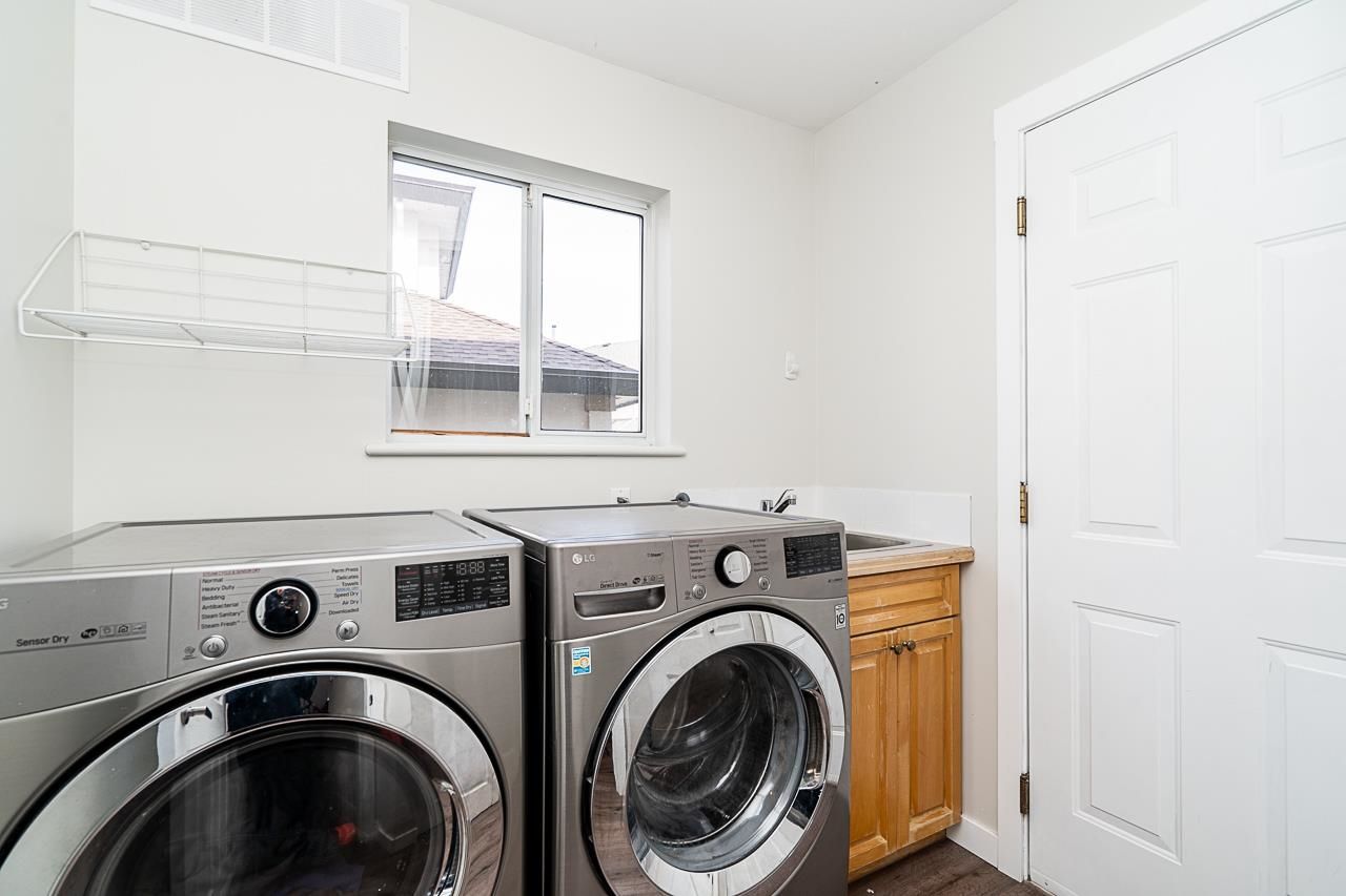 Listing Image 16