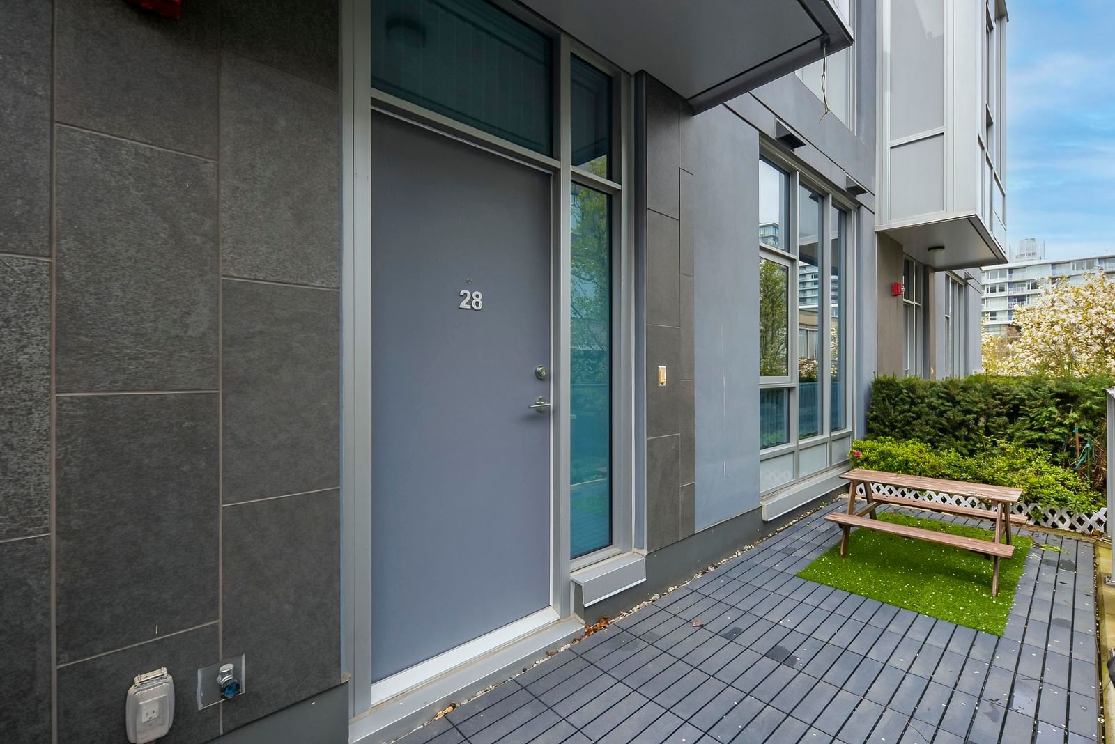 Listing Image 6