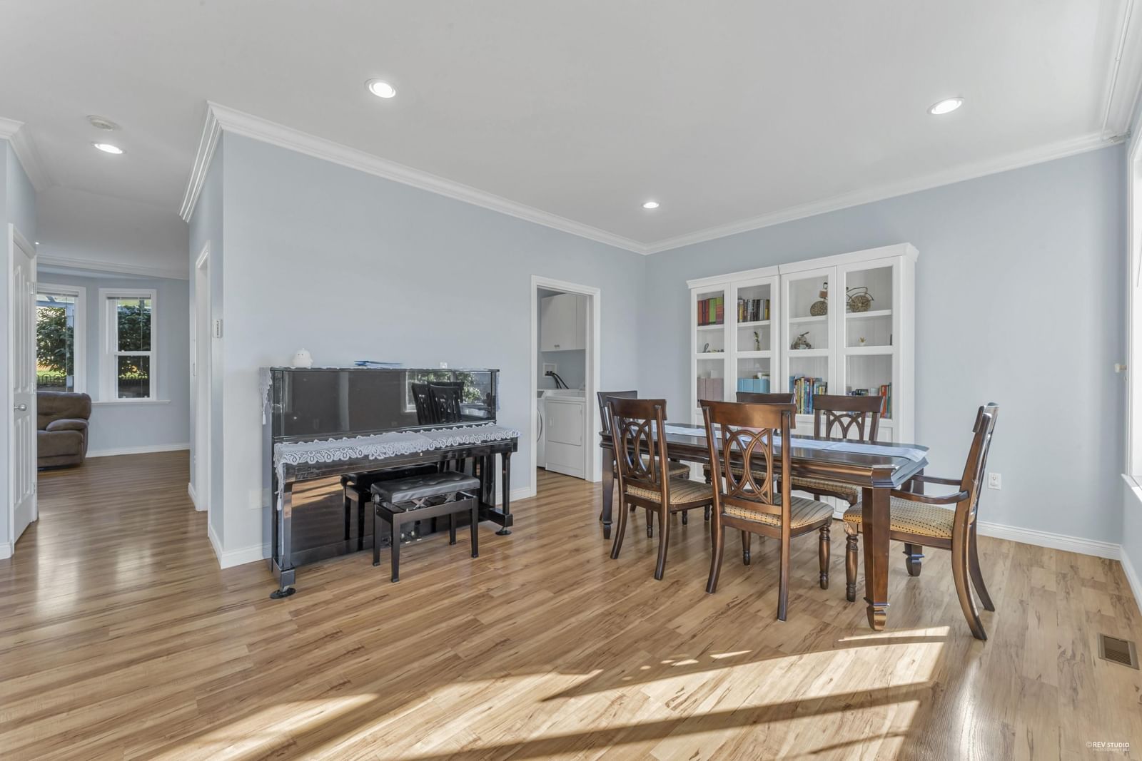 Listing Image 6
