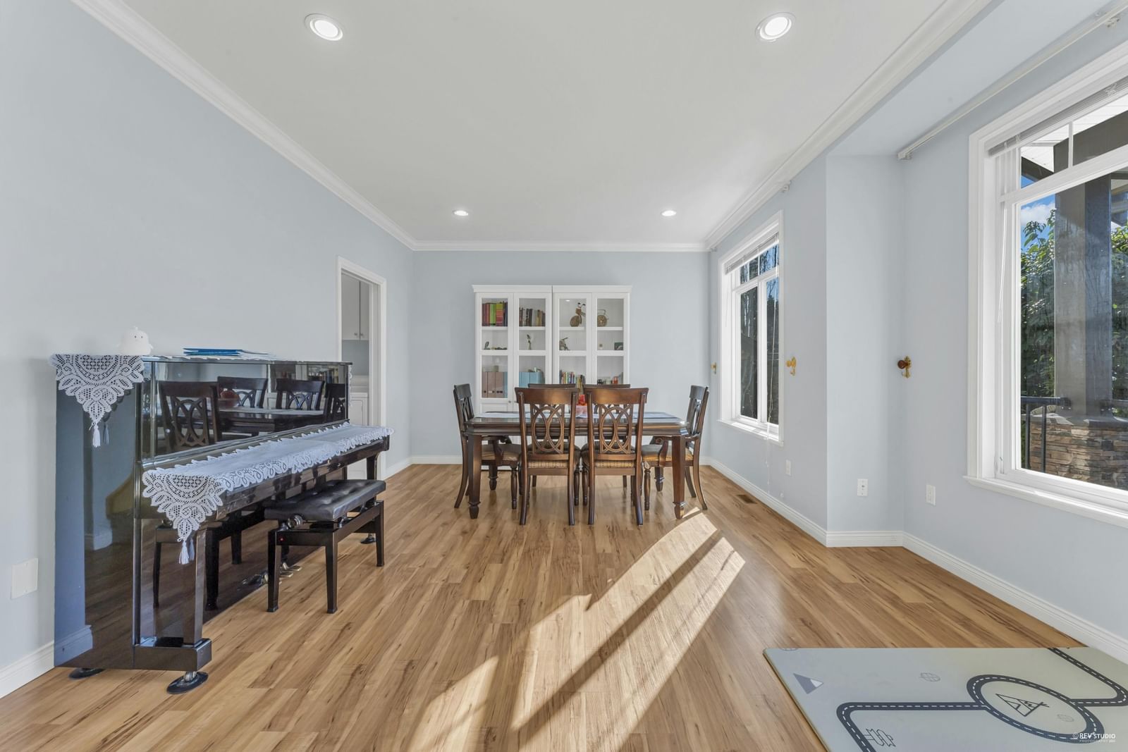 Listing Image 9