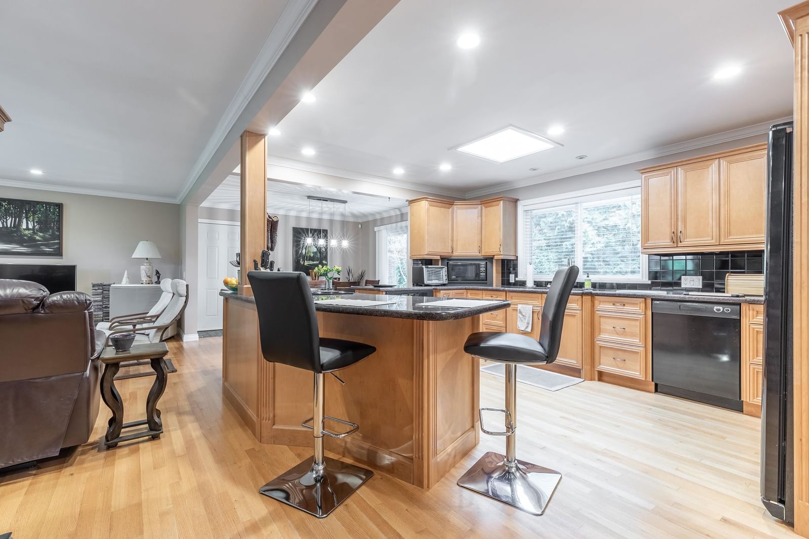 Listing Image 21