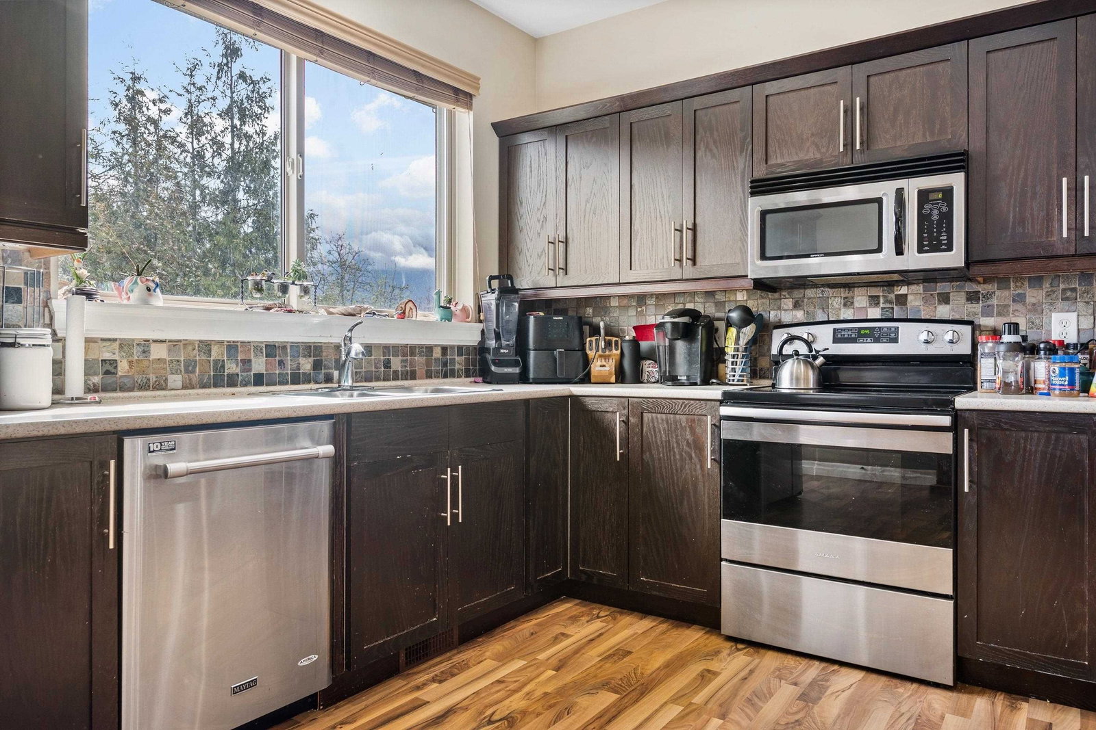 Listing Image 10