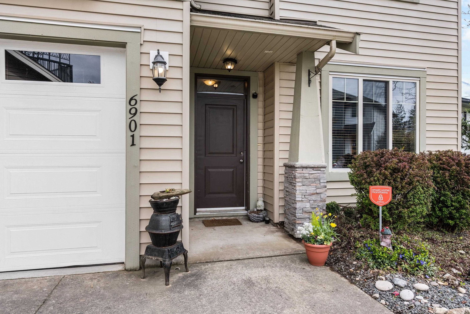 Listing Image 4