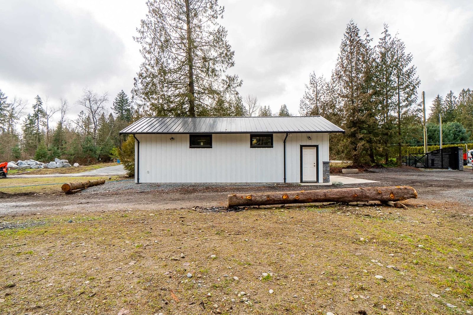 Listing Image 6