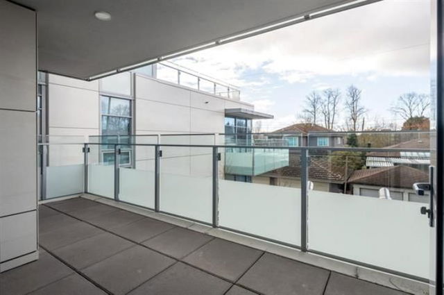 215 - 5033 Cambie Street