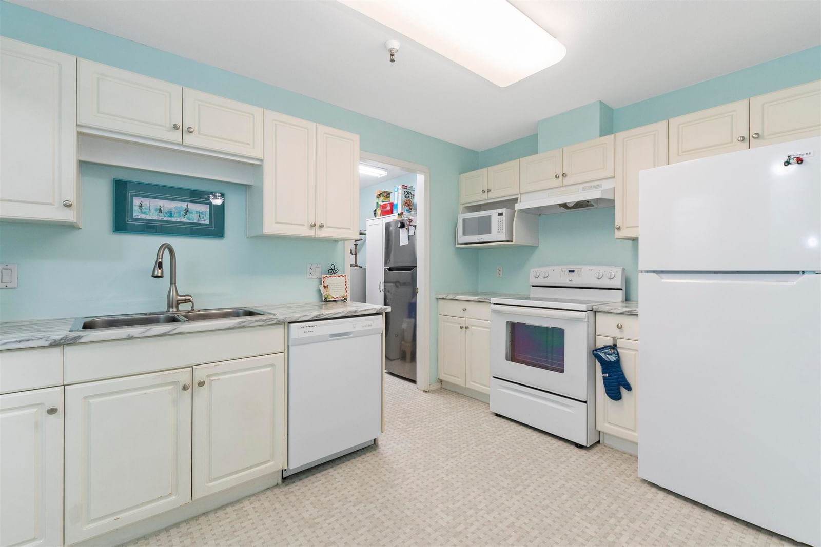 Listing Image 11