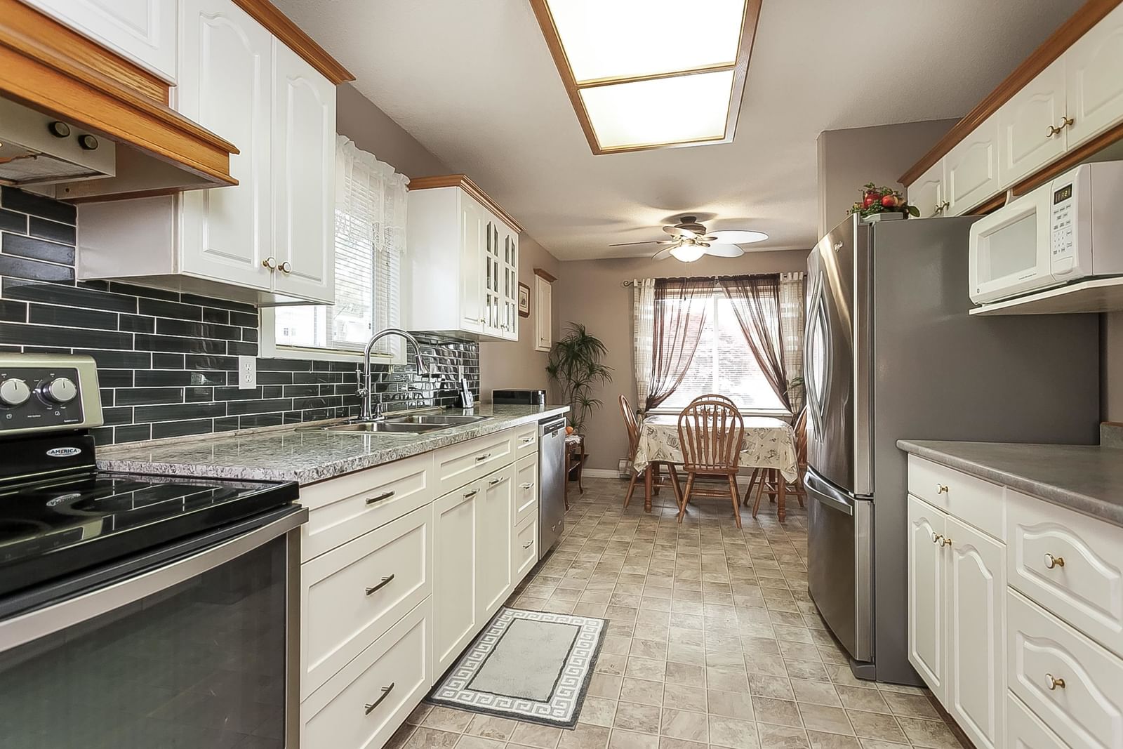 Listing Image 11