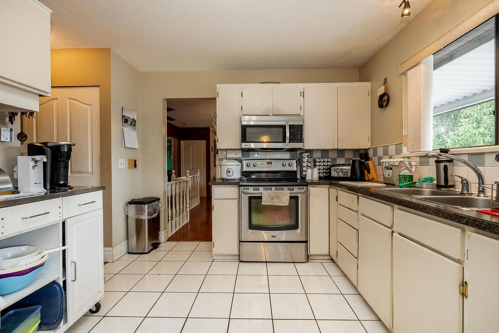 Listing Image 12