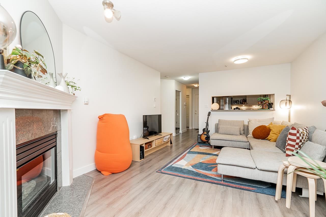 Listing Image 11