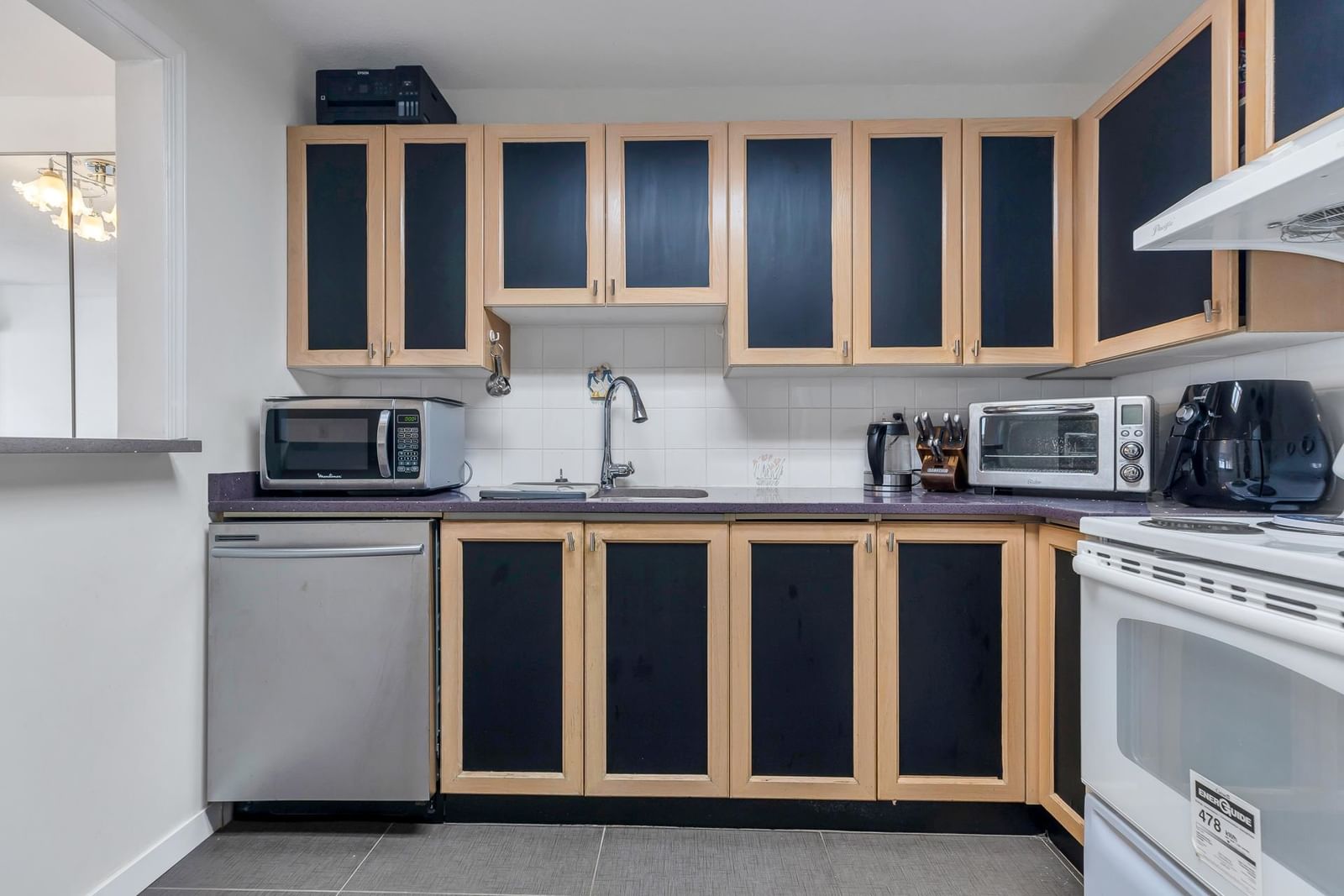 Listing Image 10