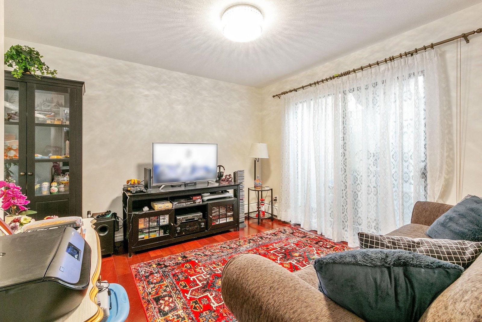 Listing Image 8