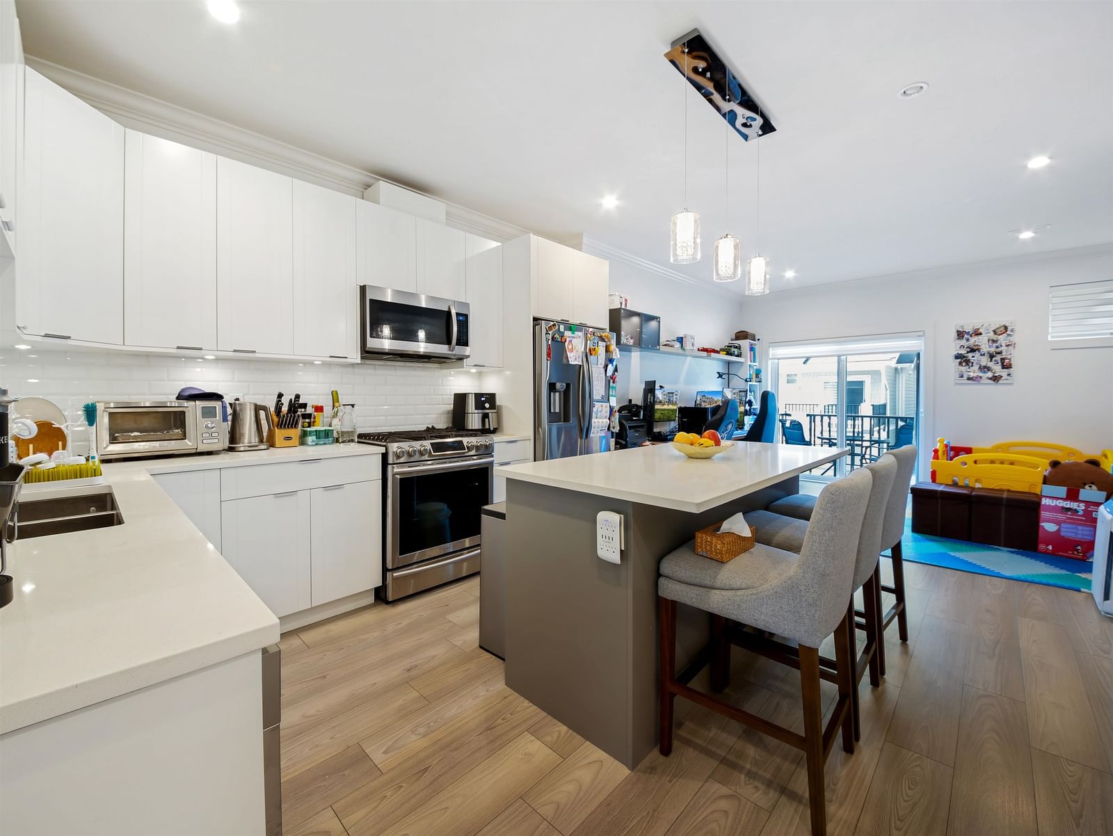 Listing Image 15