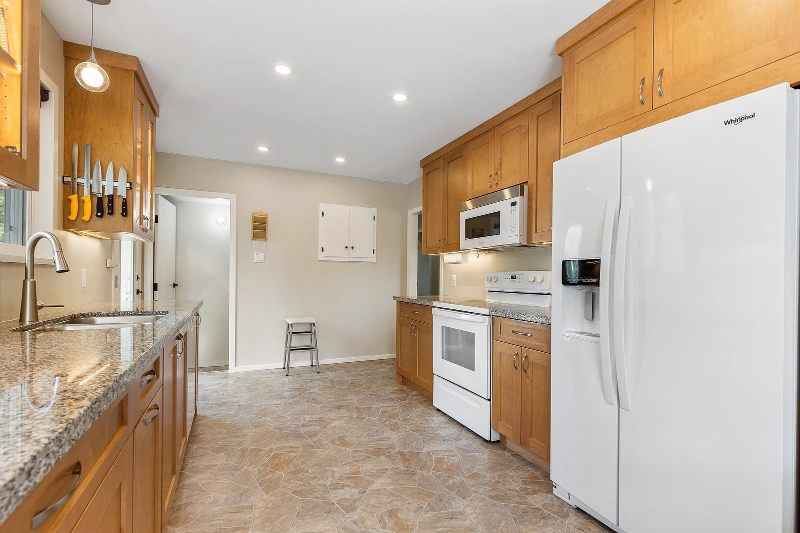 Listing Image 9
