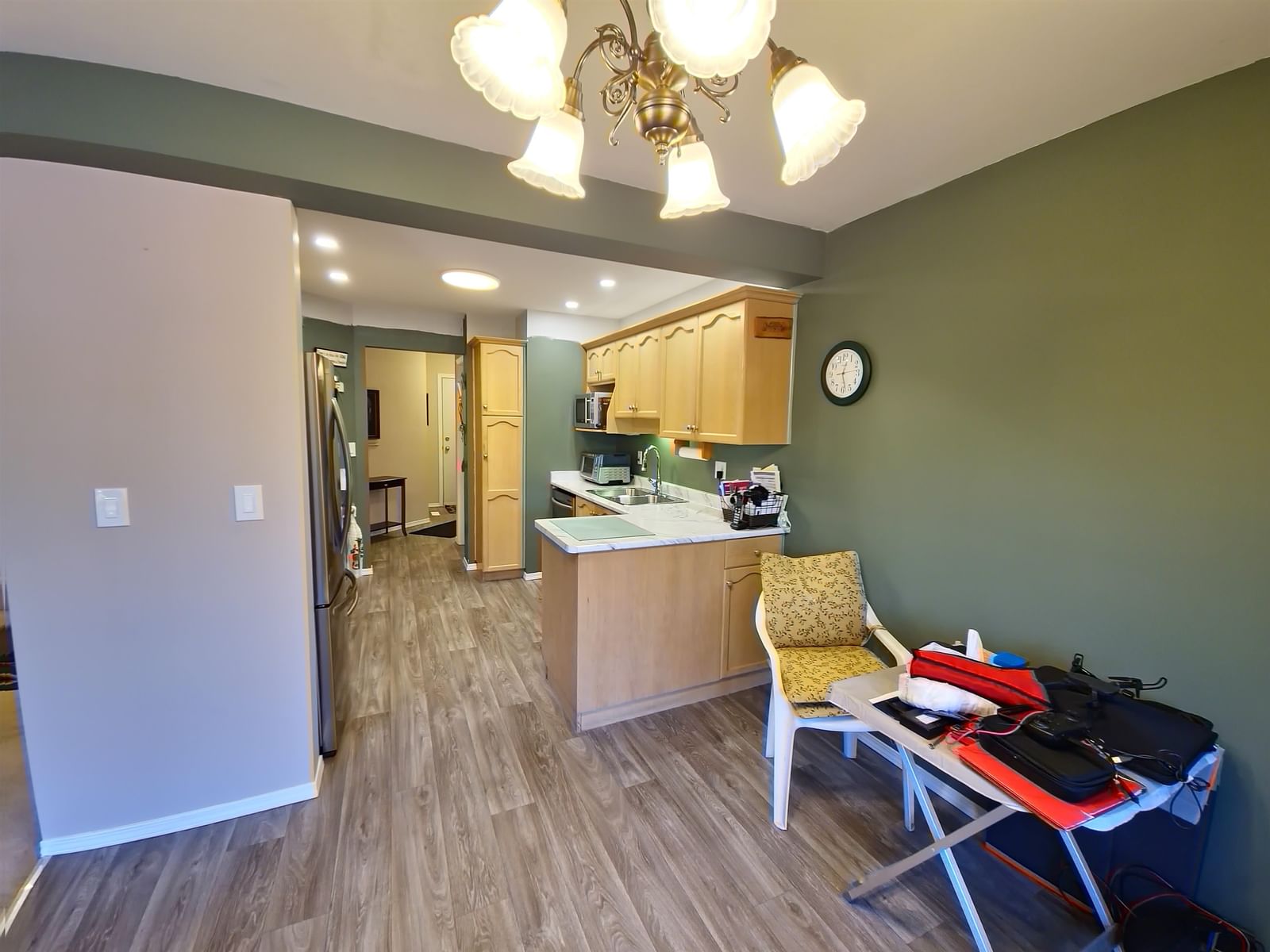 Listing Image 12
