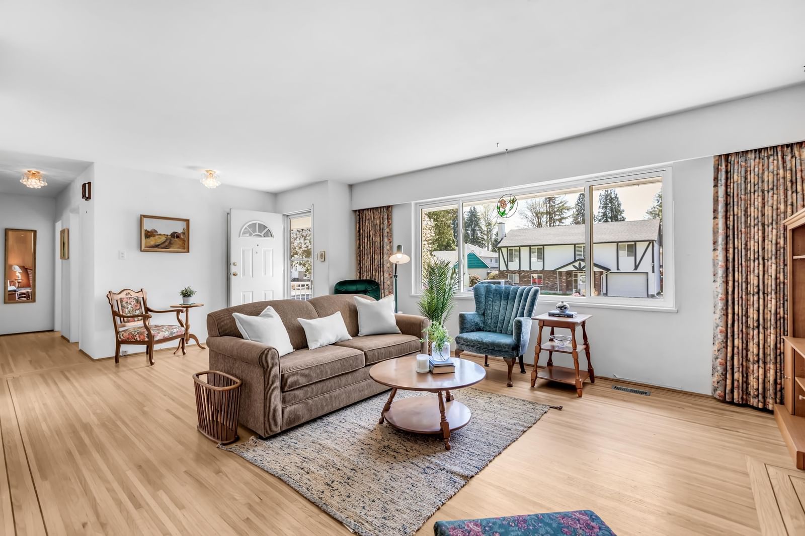 Listing Image 9