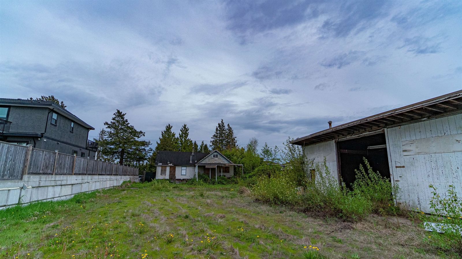 Listing Image 4